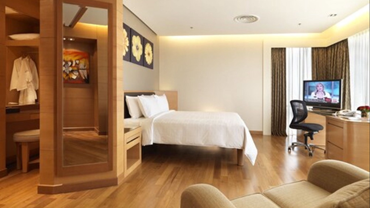 Photo of Bedroom in Mid Valley City