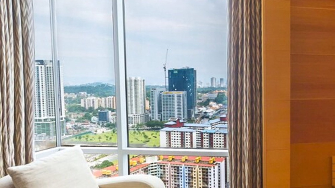 Photo of Bedroom in Mid Valley City