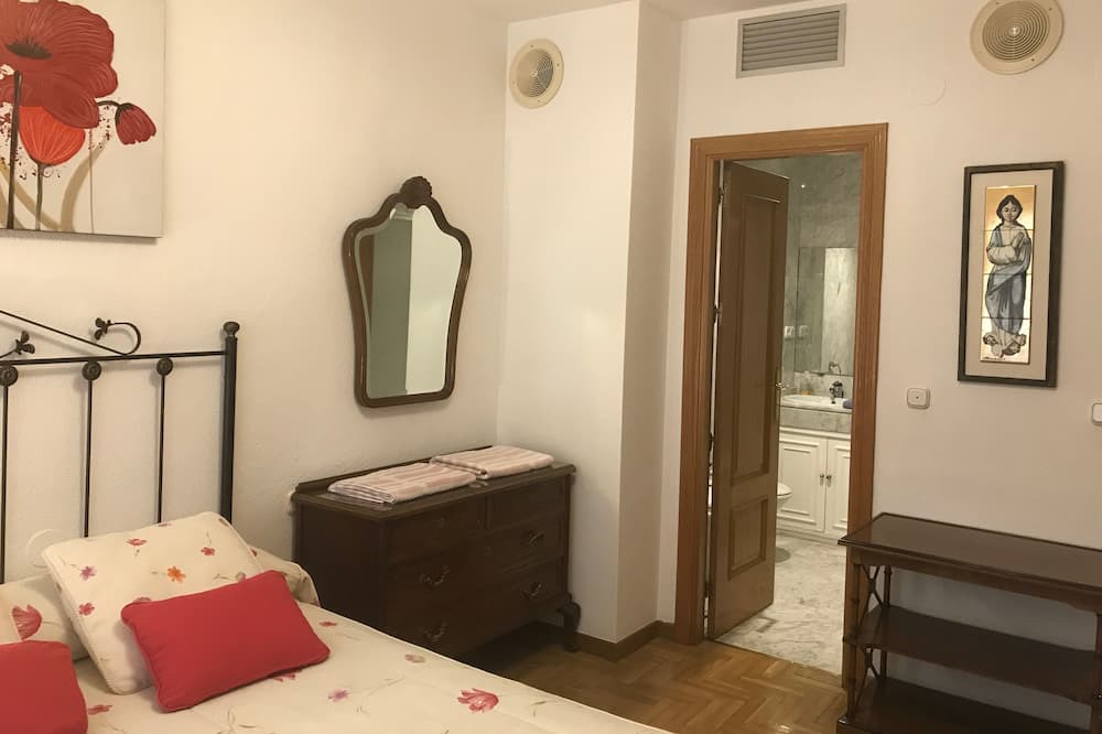 Photo of Bedroom in Figares