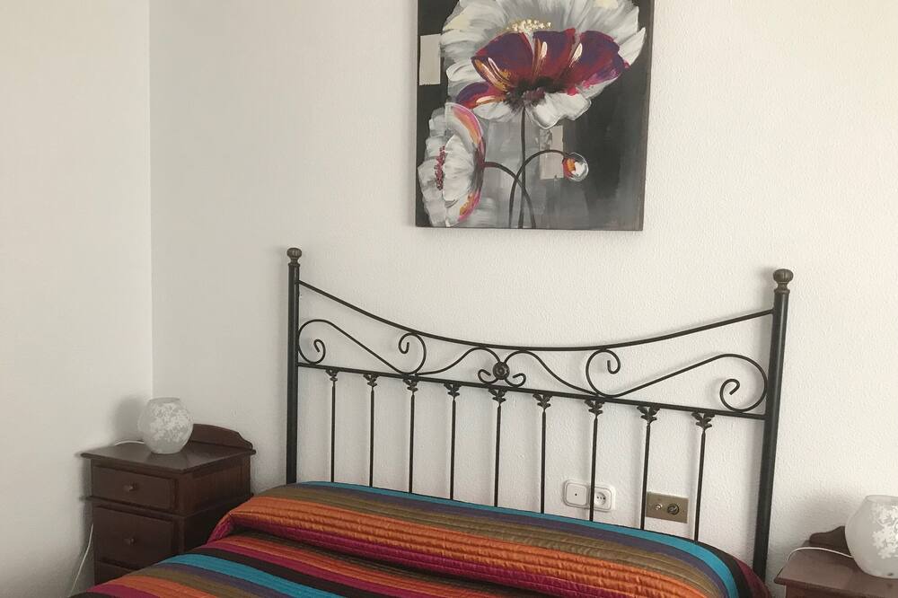 Photo of Bedroom in Figares