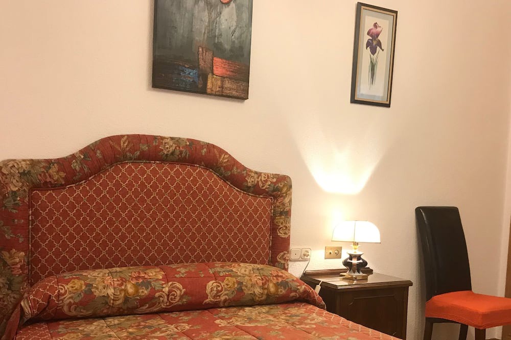 Photo of Bedroom in Figares