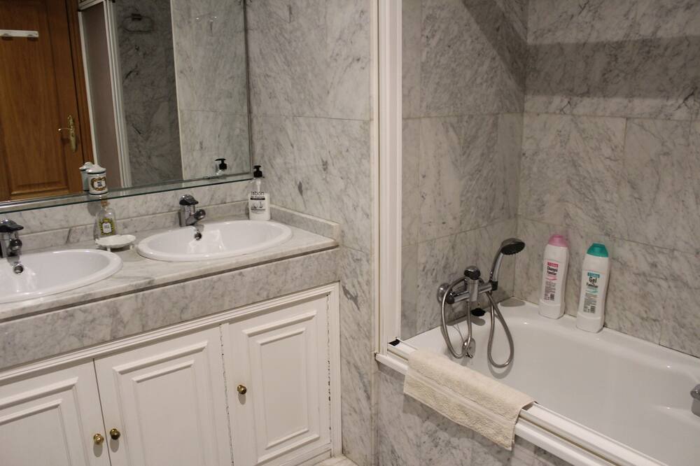 Photo of Bathroom in Figares
