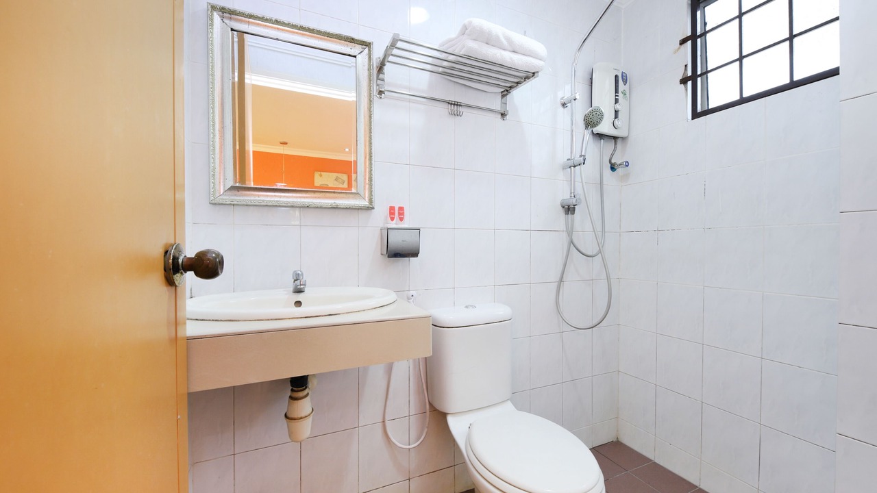 Photo of Bathroom in Chinatown