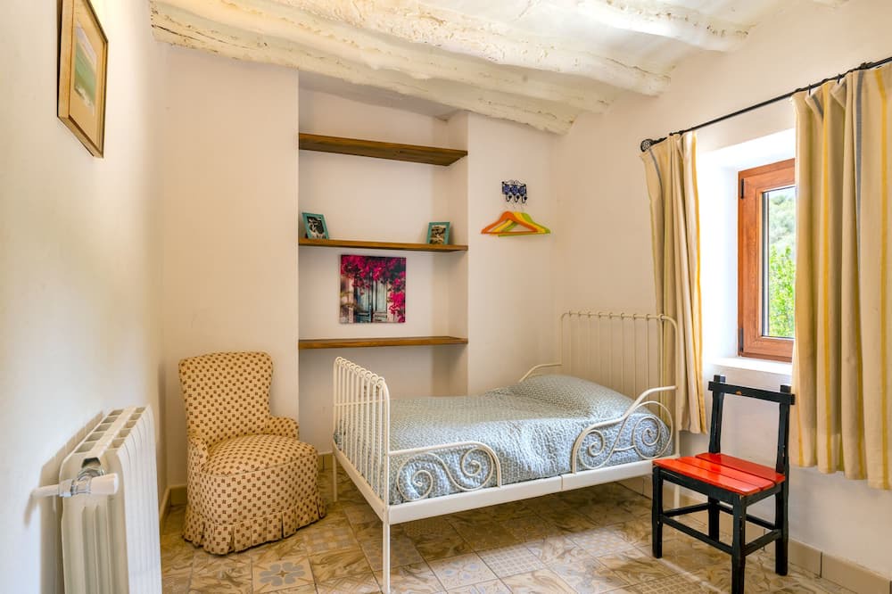 Photo of Bedroom in Orgiva