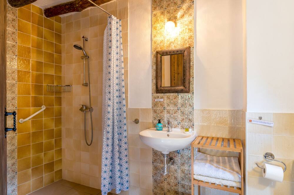Photo of Bathroom in Orgiva