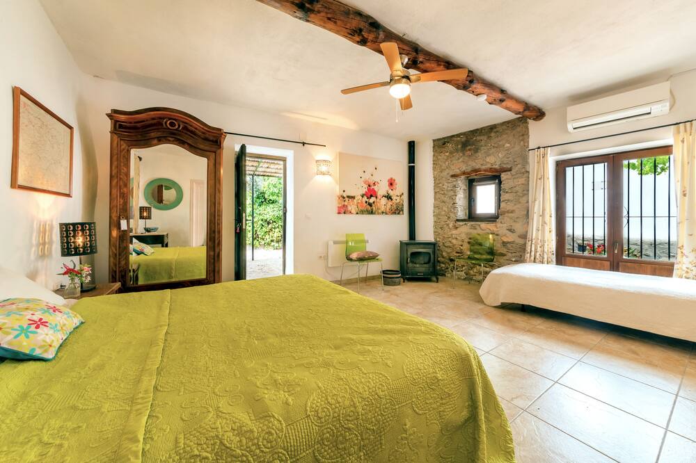 Photo of Bedroom in Orgiva