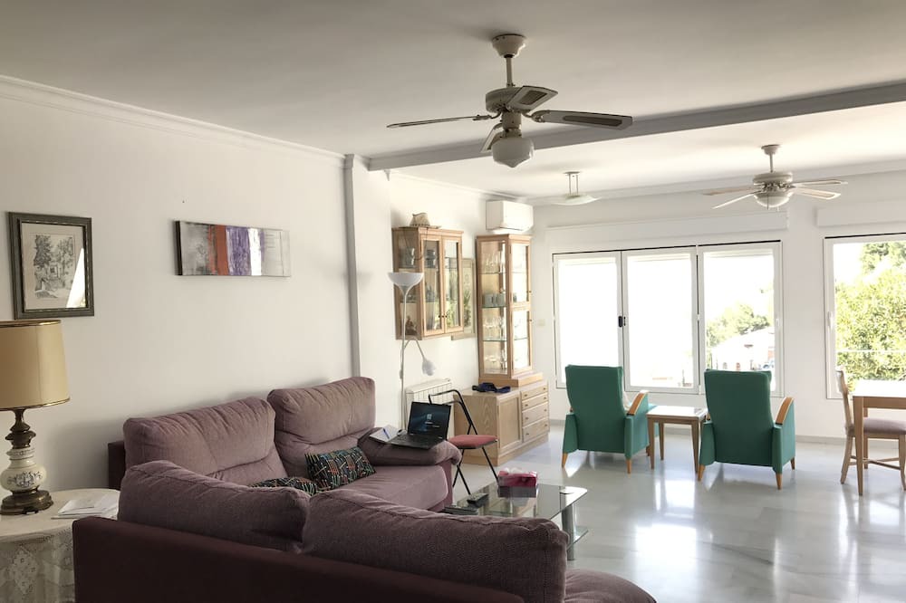 Photo of Livingroom in Velilla-Taramay