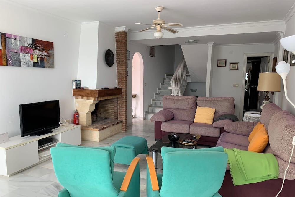 Photo of Livingroom in Velilla-Taramay
