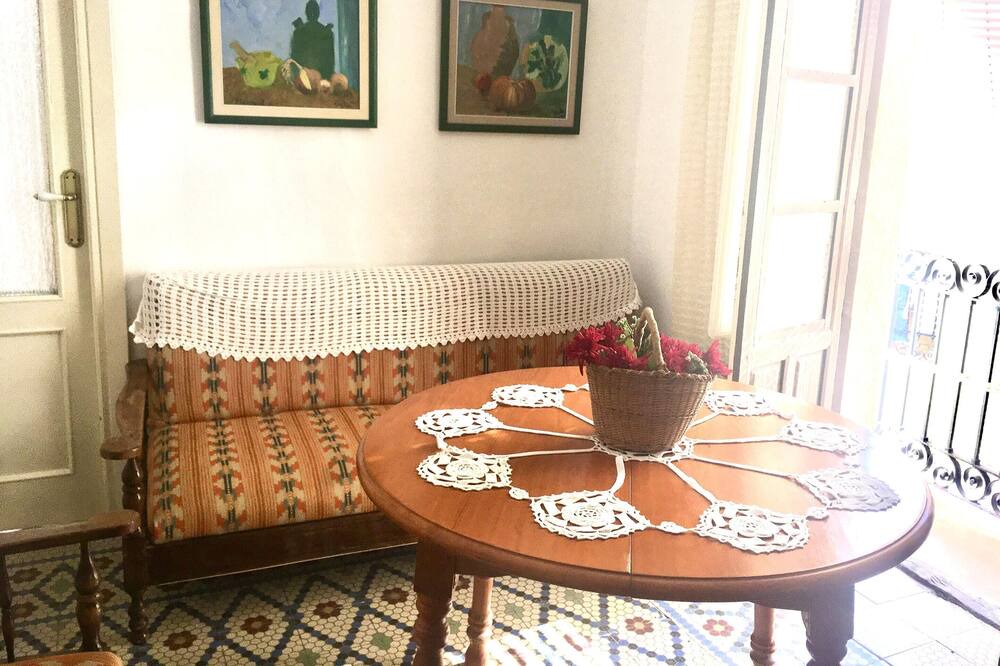 Photo of Livingroom in Albunol