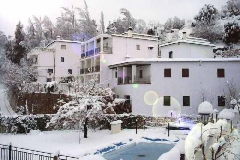 Photo of Outdoor in Mecina Bombaron