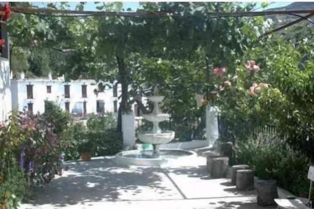 Photo of Outdoor in Mecina Bombaron
