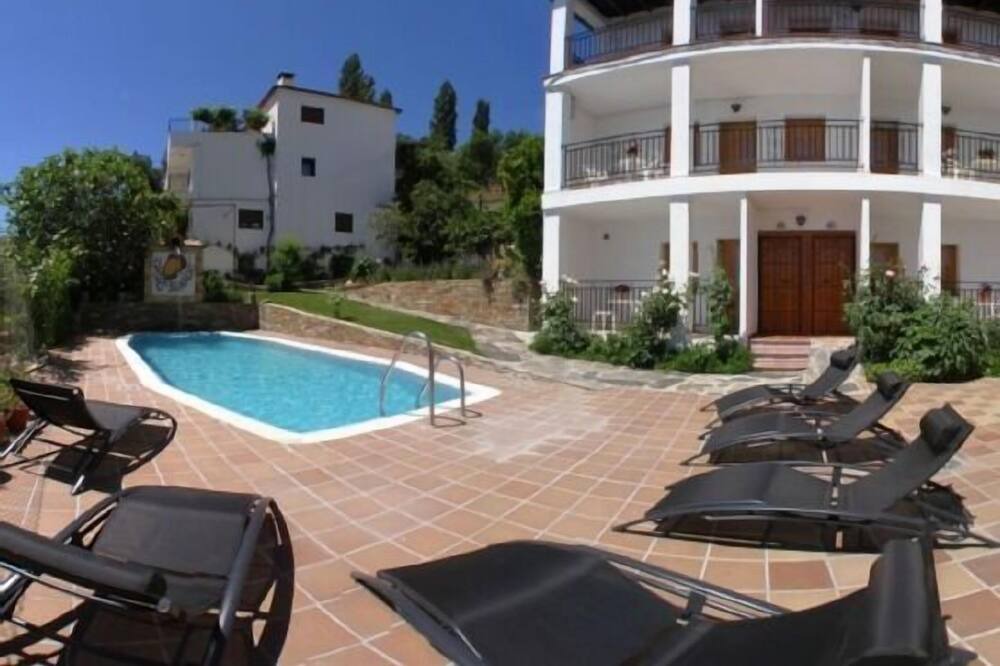 Photo of Outdoor in Mecina Bombaron