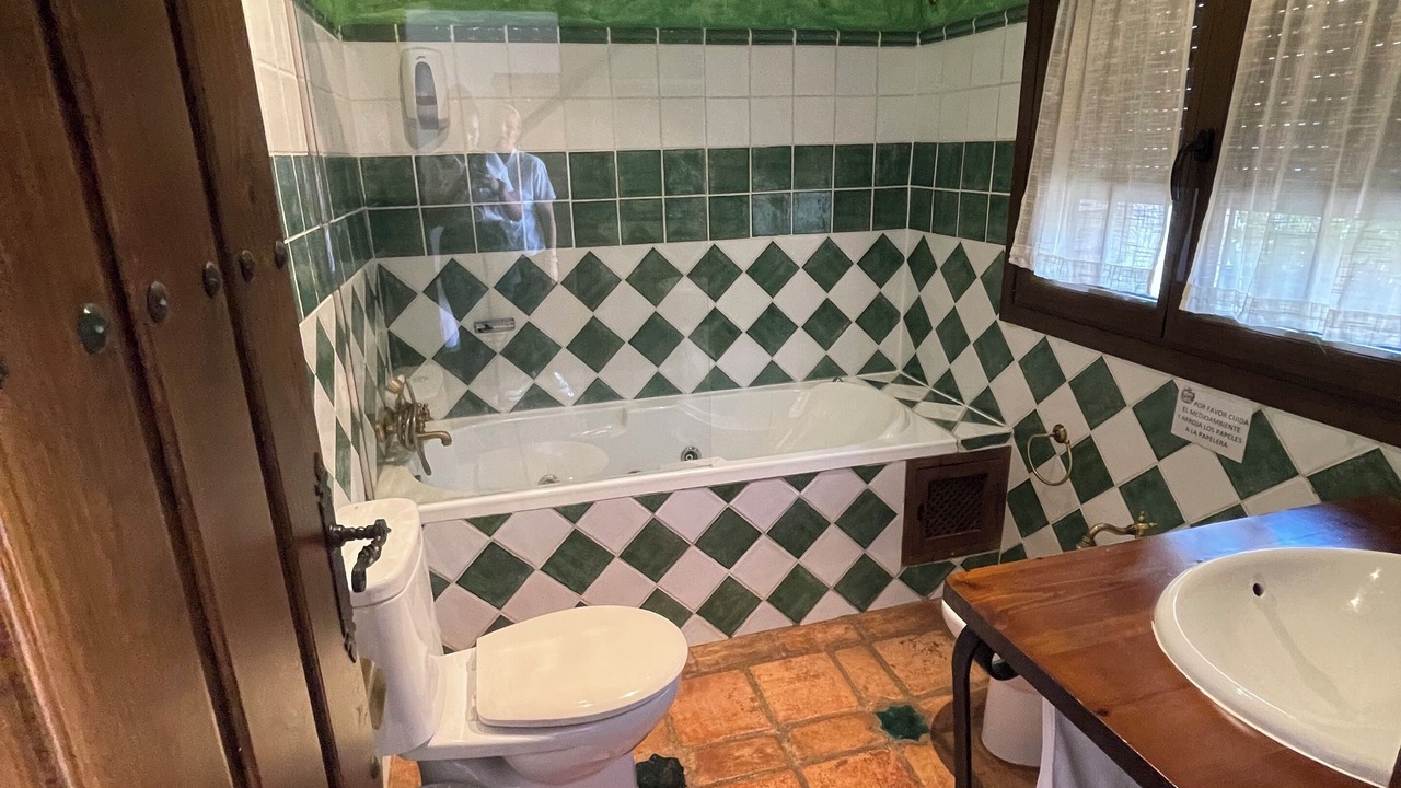 Photo of Bathroom in Albunan