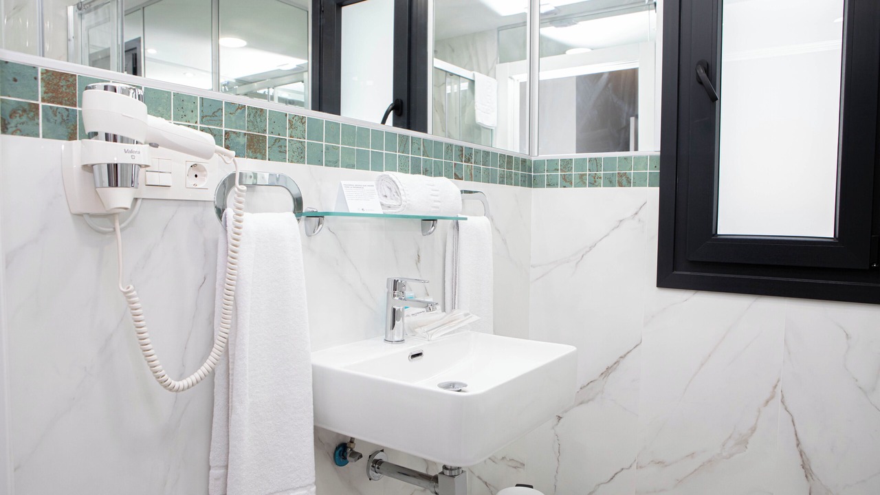 Photo of Bathroom in Cullar Vega