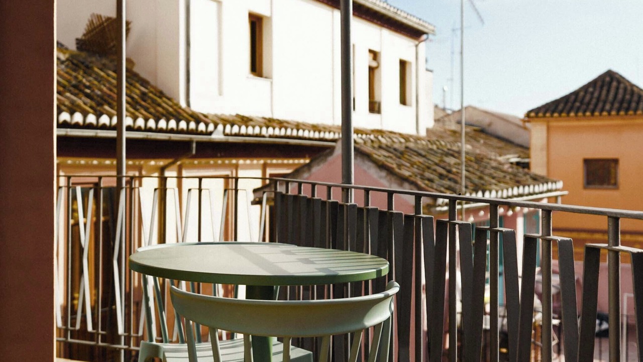Photo of Patio Balcony in Central District