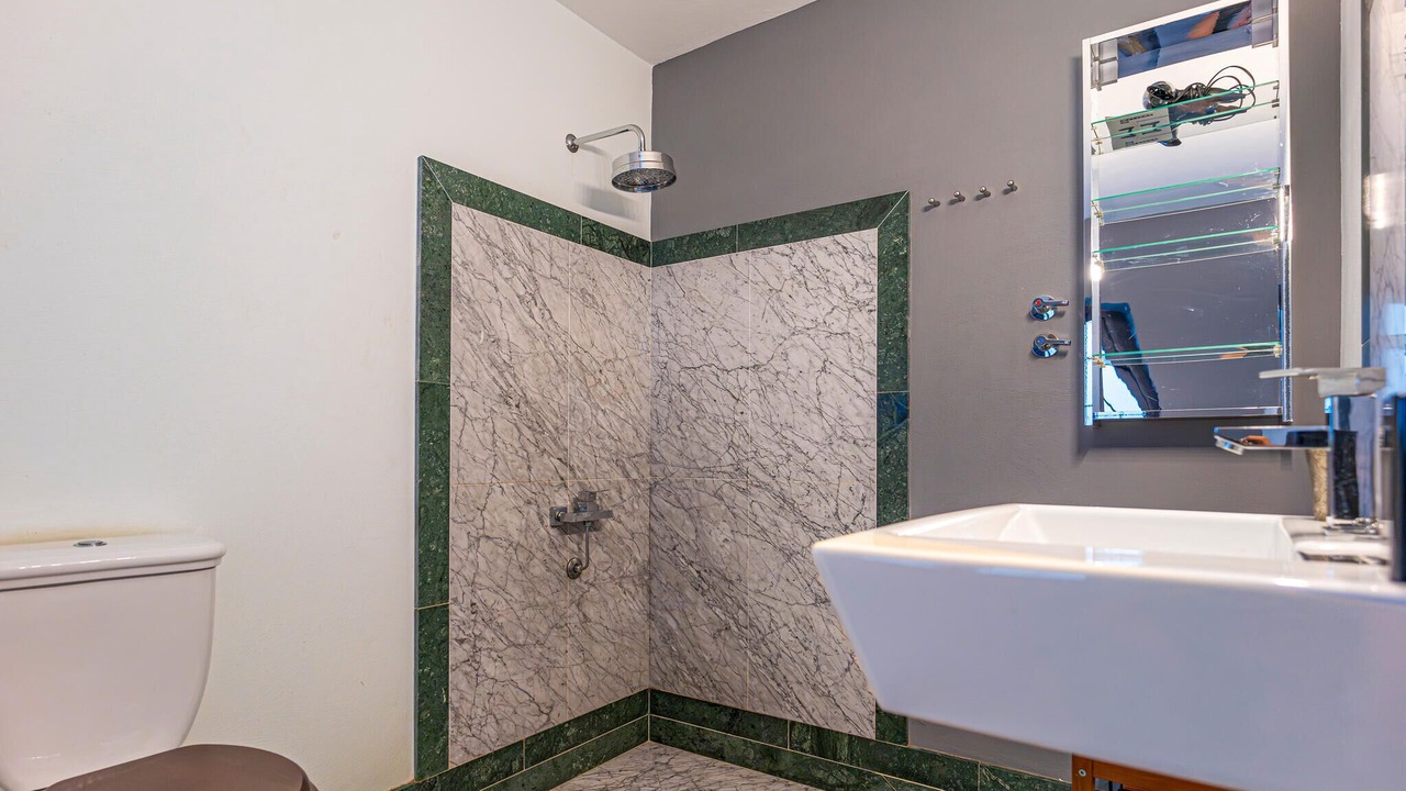 Photo of Bathroom in Albunol