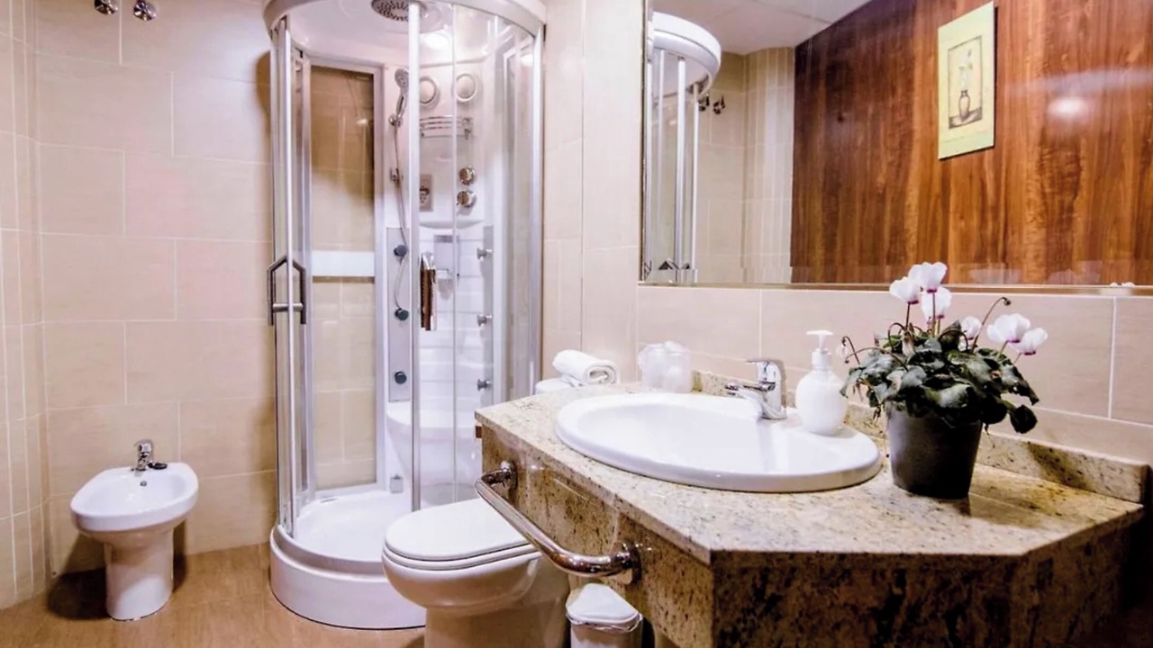 Photo of Bathroom in Peligros