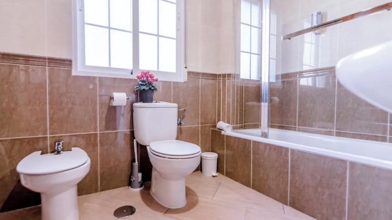 Photo of Bathroom in Peligros