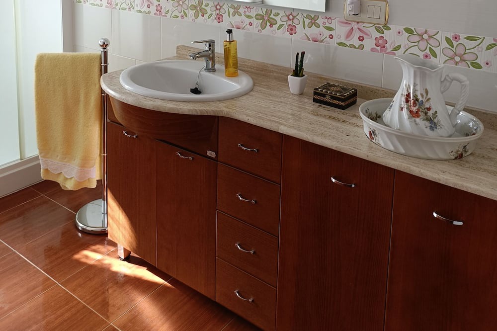Photo of Bathroom in Cenes de la Vega