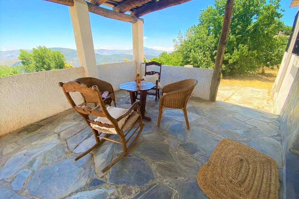 Photo of Patio Balcony in Pitres