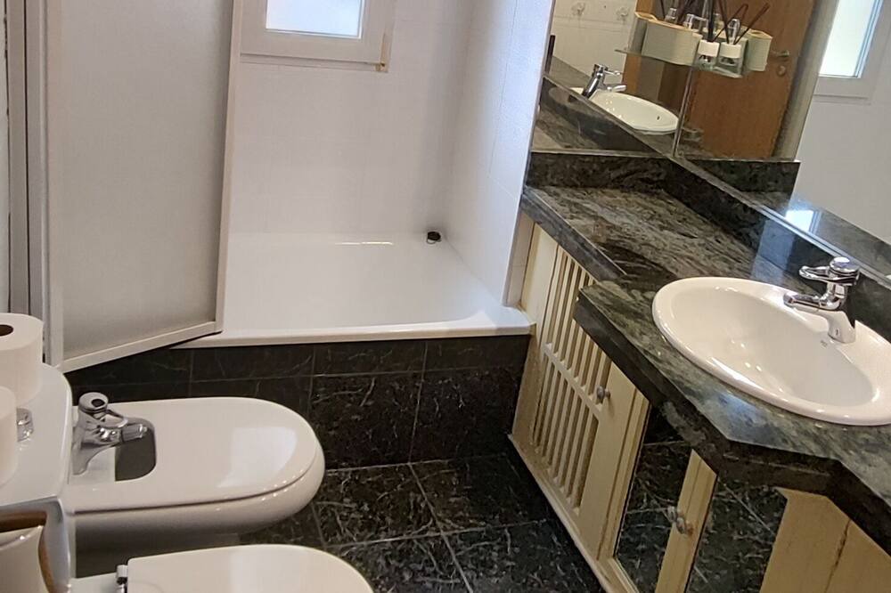 Photo of Bathroom in Zaidin