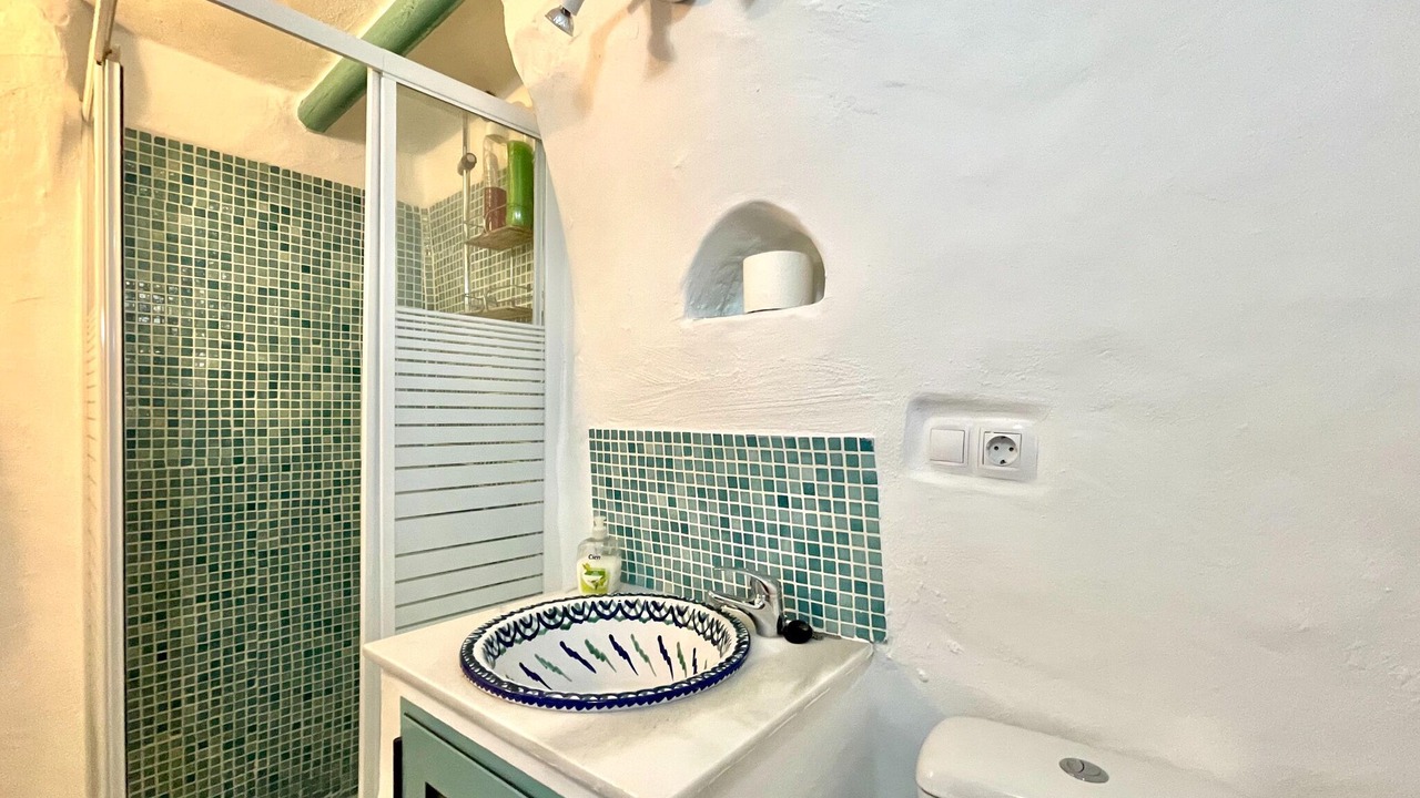 Photo of Bathroom in Cullar