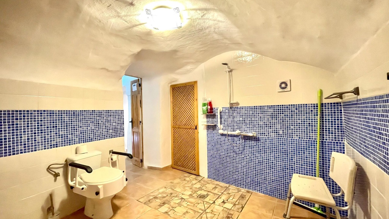 Photo of Bathroom in Cullar