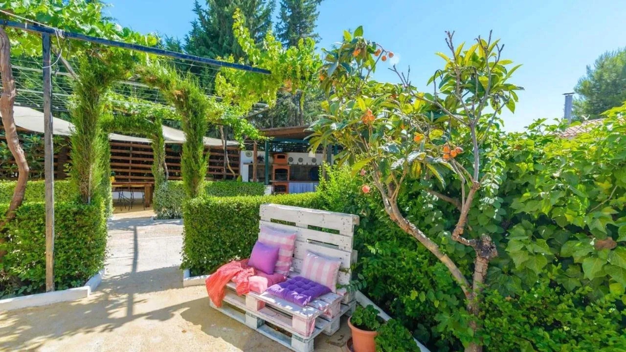 Photo of Patio Balcony in Chimeneas
