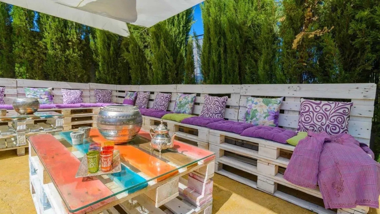 Photo of Patio Balcony in Chimeneas