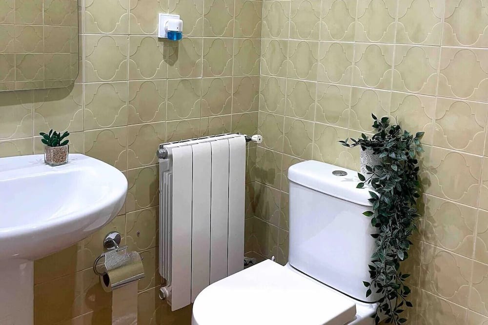 Photo of Bathroom in Angustias - Chana - Encina
