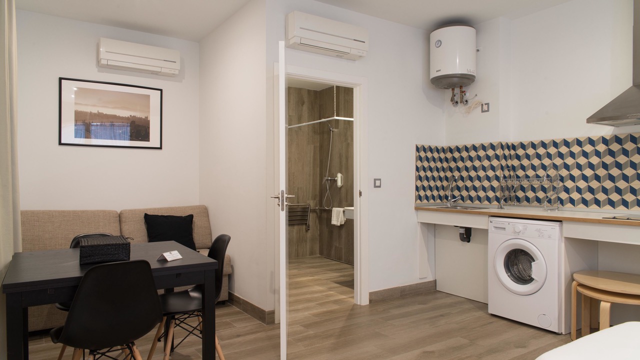 Photo of Bedroom in Central District