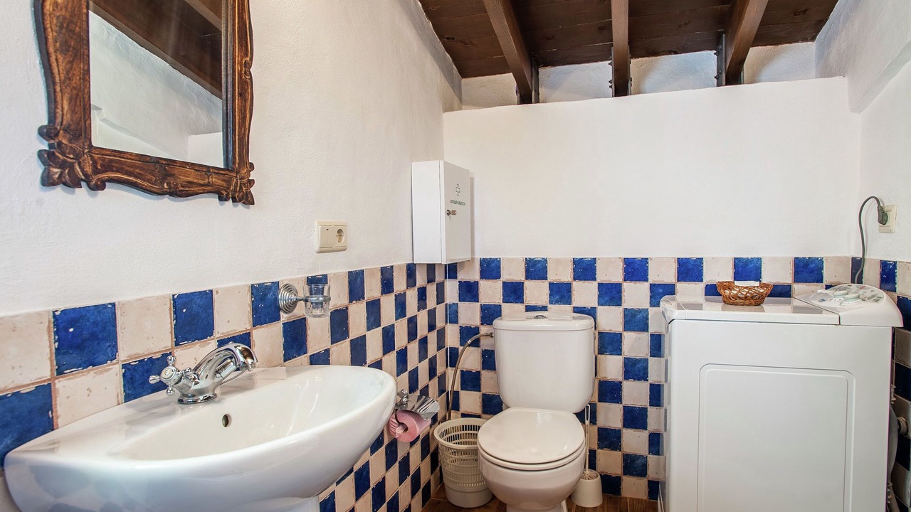 Photo of Bathroom in Algarinejo