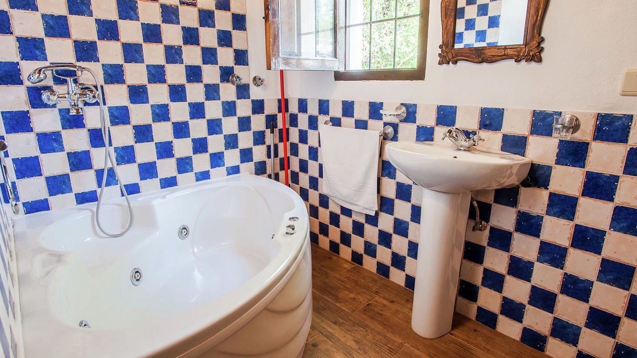 Photo of Bathroom in Algarinejo