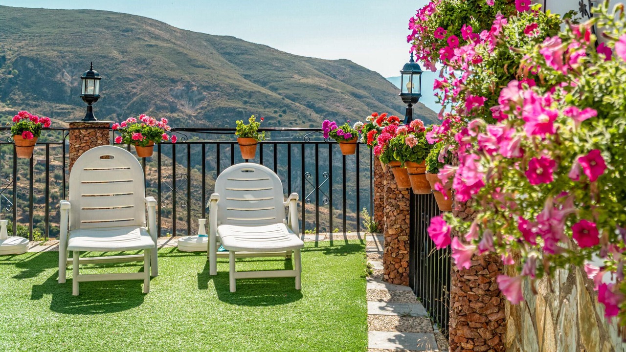 Photo of Outdoor in Mecina Bombaron