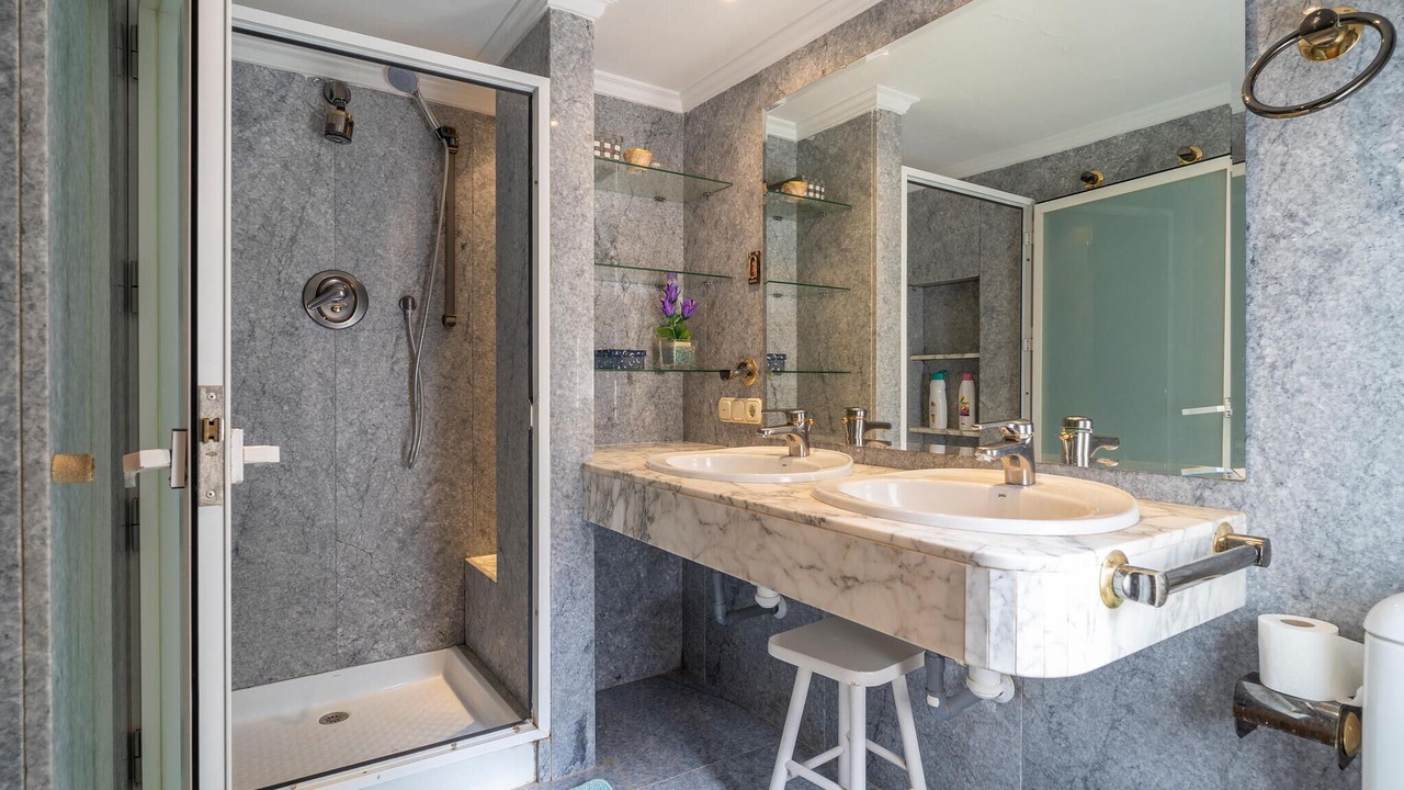 Photo of Bathroom in Cajar