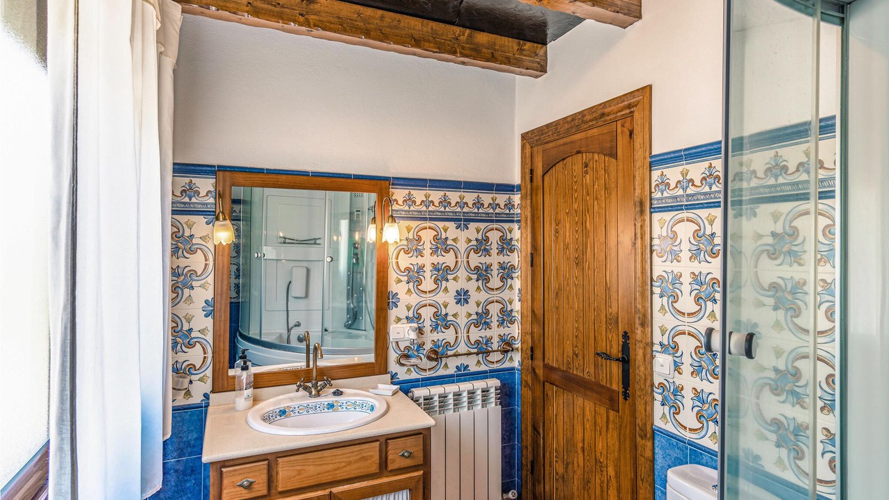 Photo of Bathroom in Mecina Bombaron