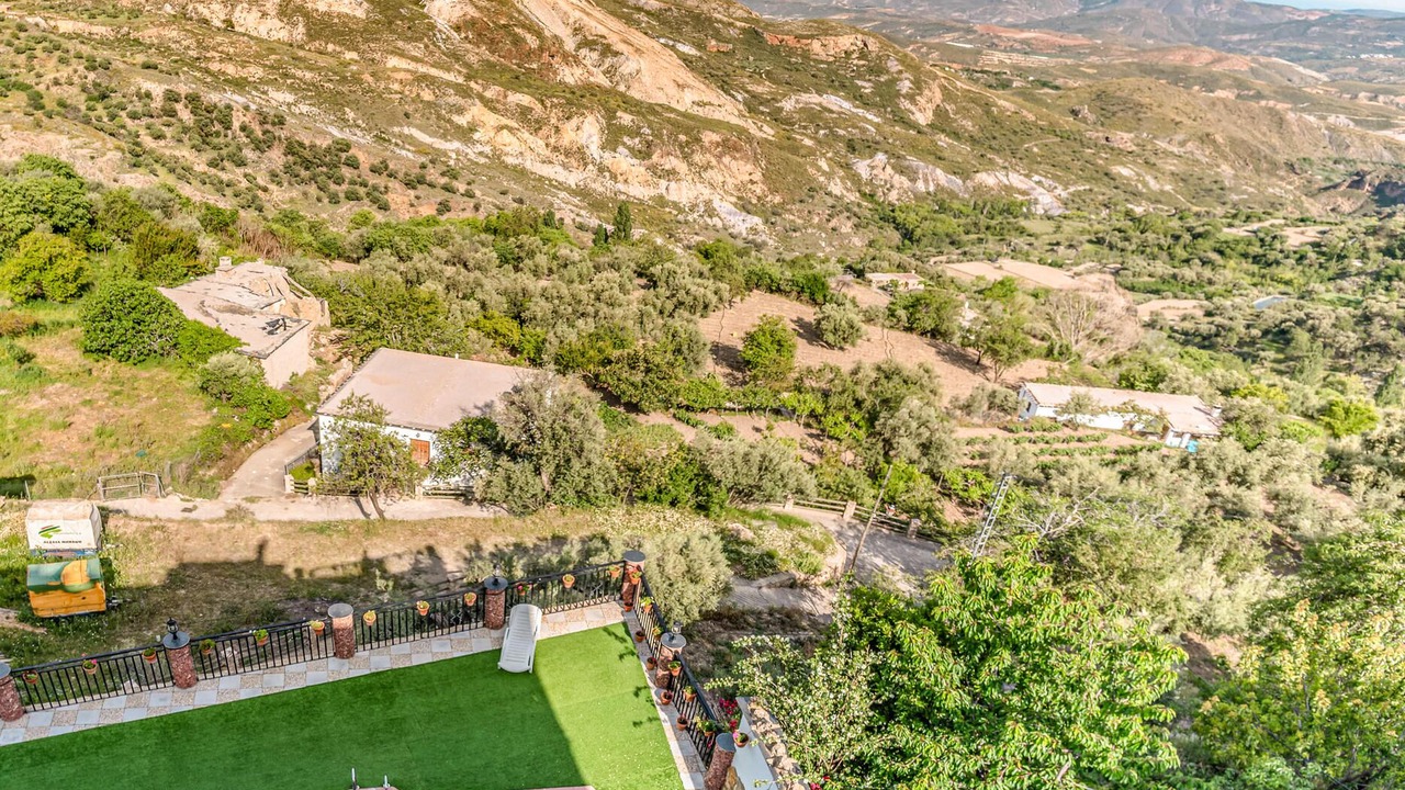 Photo of Outdoor in Mecina Bombaron