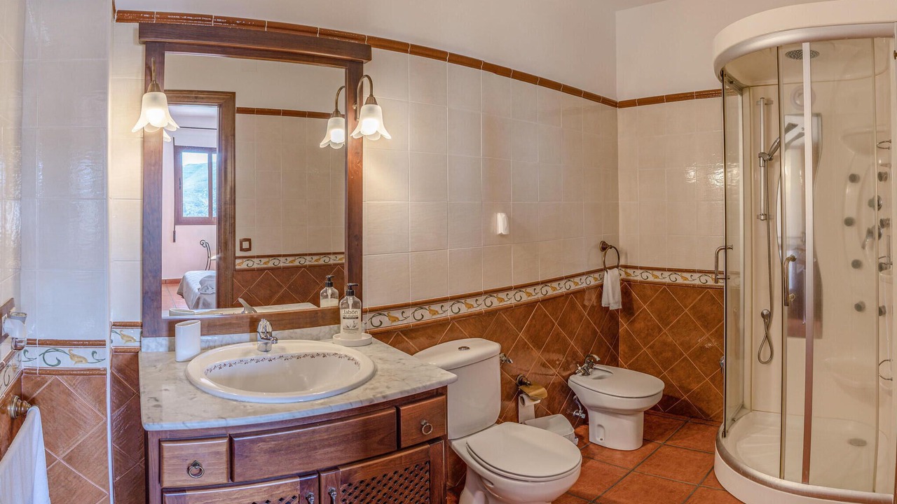 Photo of Bathroom in Mecina Bombaron
