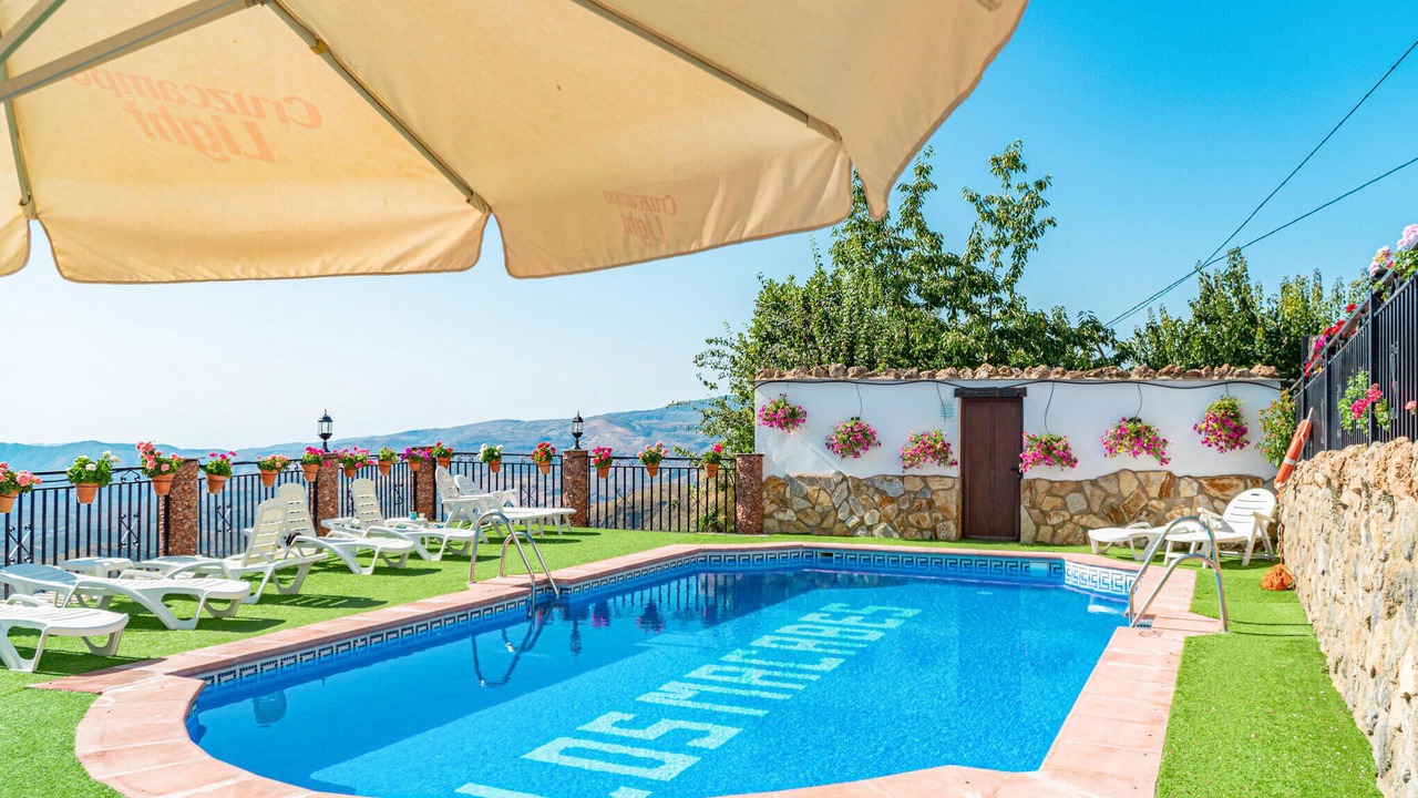 Photo of Outdoor in Mecina Bombaron
