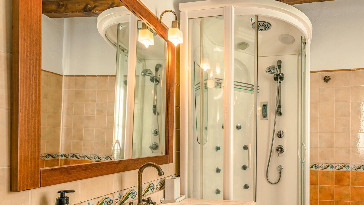 Photo of Bathroom in Mecina Bombaron