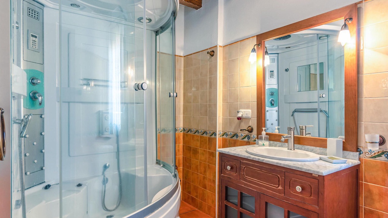 Photo of Bathroom in Mecina Bombaron
