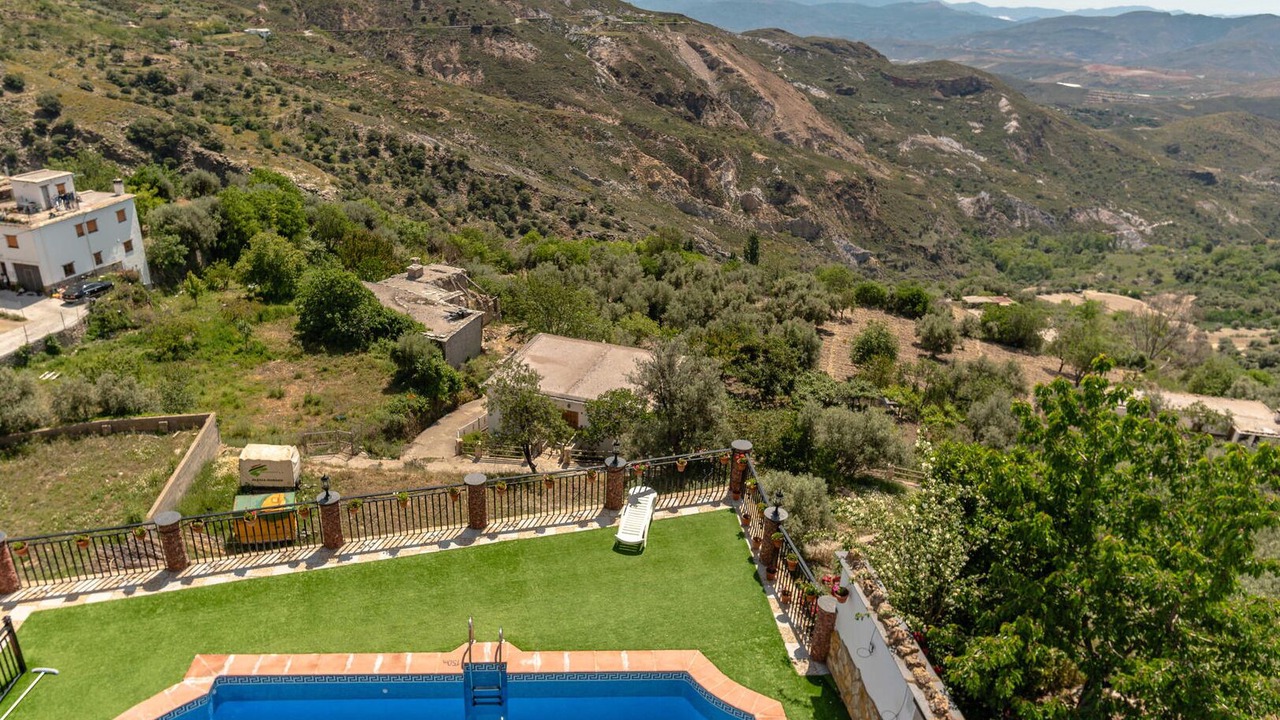 Photo of Outdoor in Mecina Bombaron