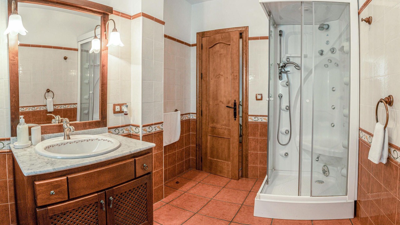 Photo of Bathroom in Mecina Bombaron