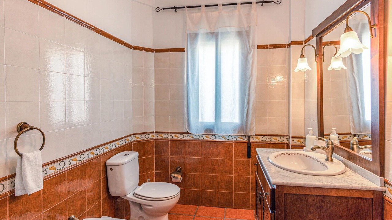 Photo of Bathroom in Mecina Bombaron
