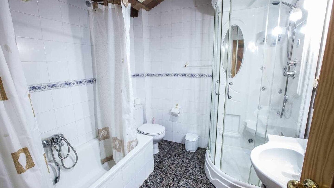 Photo of Bathroom in Mecina Bombaron