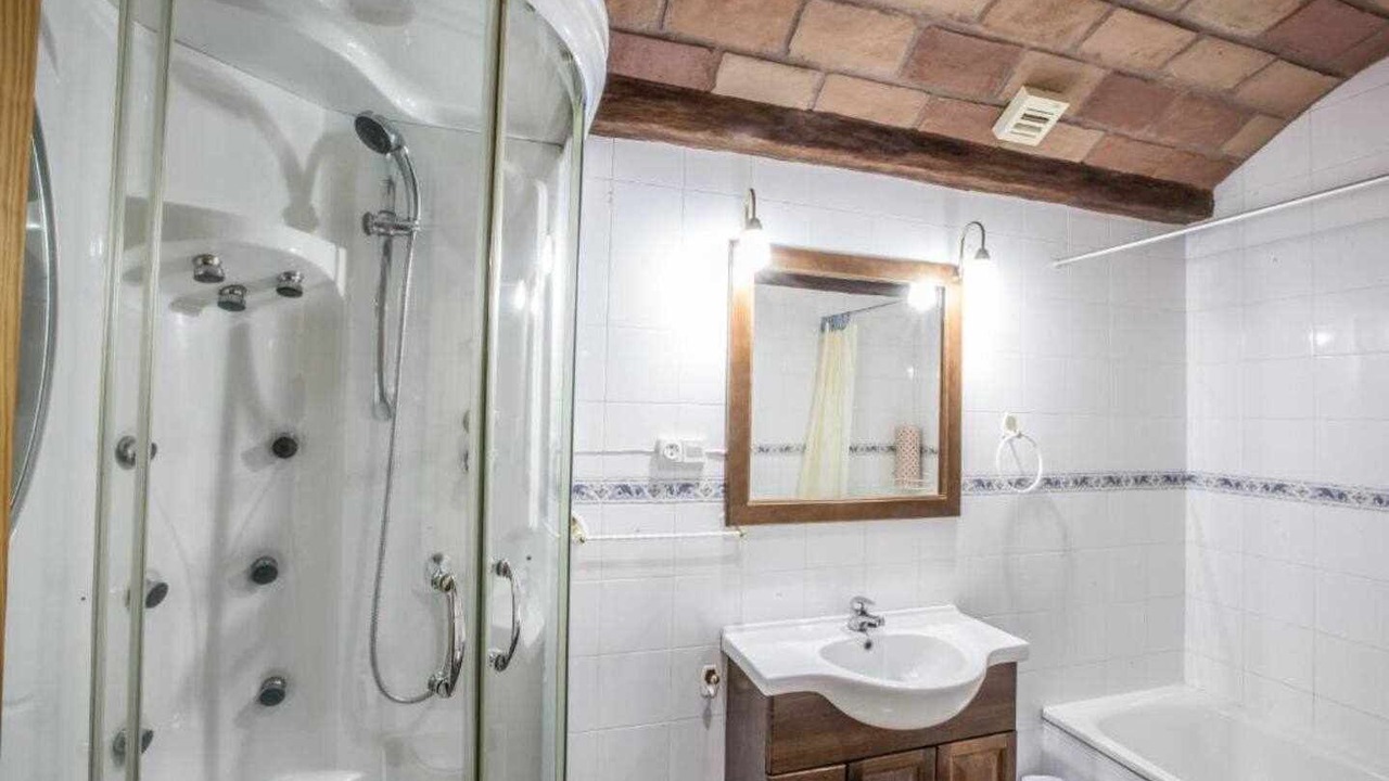 Photo of Bathroom in Mecina Bombaron