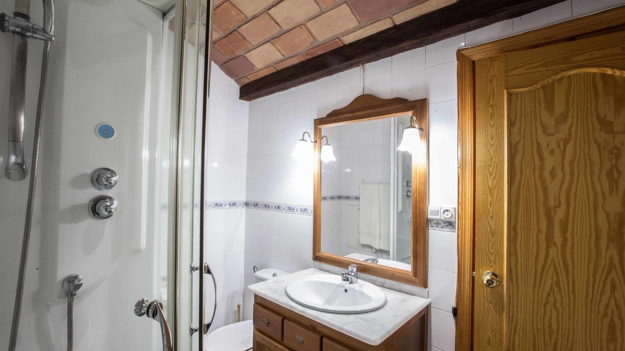 Photo of Bathroom in Mecina Bombaron