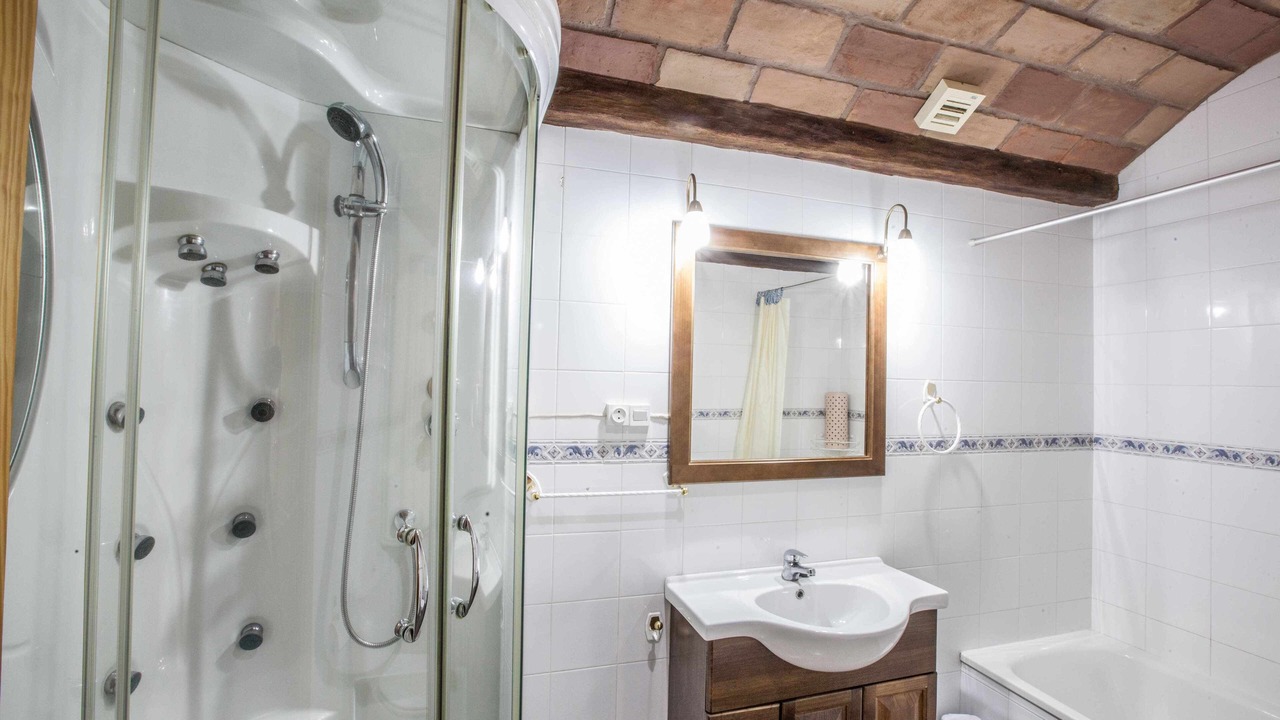 Photo of Bathroom in Mecina Bombaron