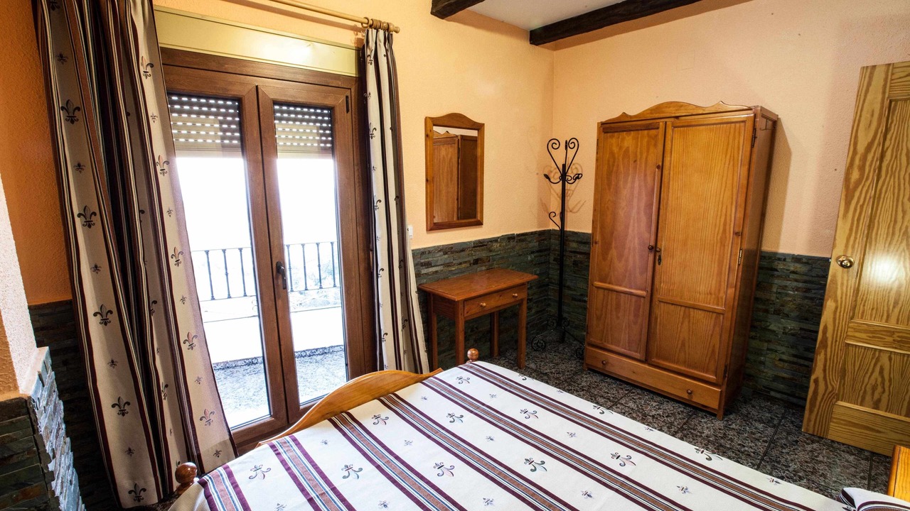 Photo of Bedroom in Mecina Bombaron