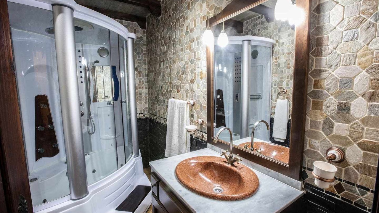 Photo of Bathroom in Mecina Bombaron